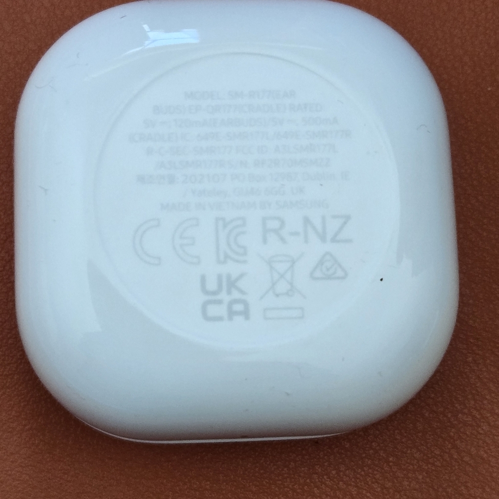 Samsung Galaxy Wireless Buds – Rare Lavender Color – Tried, Never Used - Picture 4 of 7